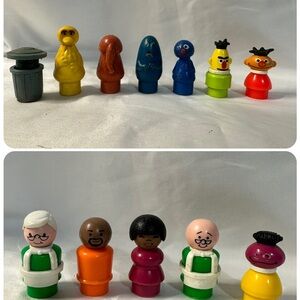 12 Fisher Price Sesame Street characters